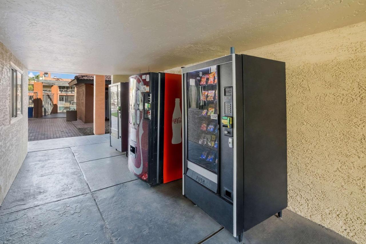 Quality Inn & Suites Goodyear - Phoenix West エクステリア 写真
