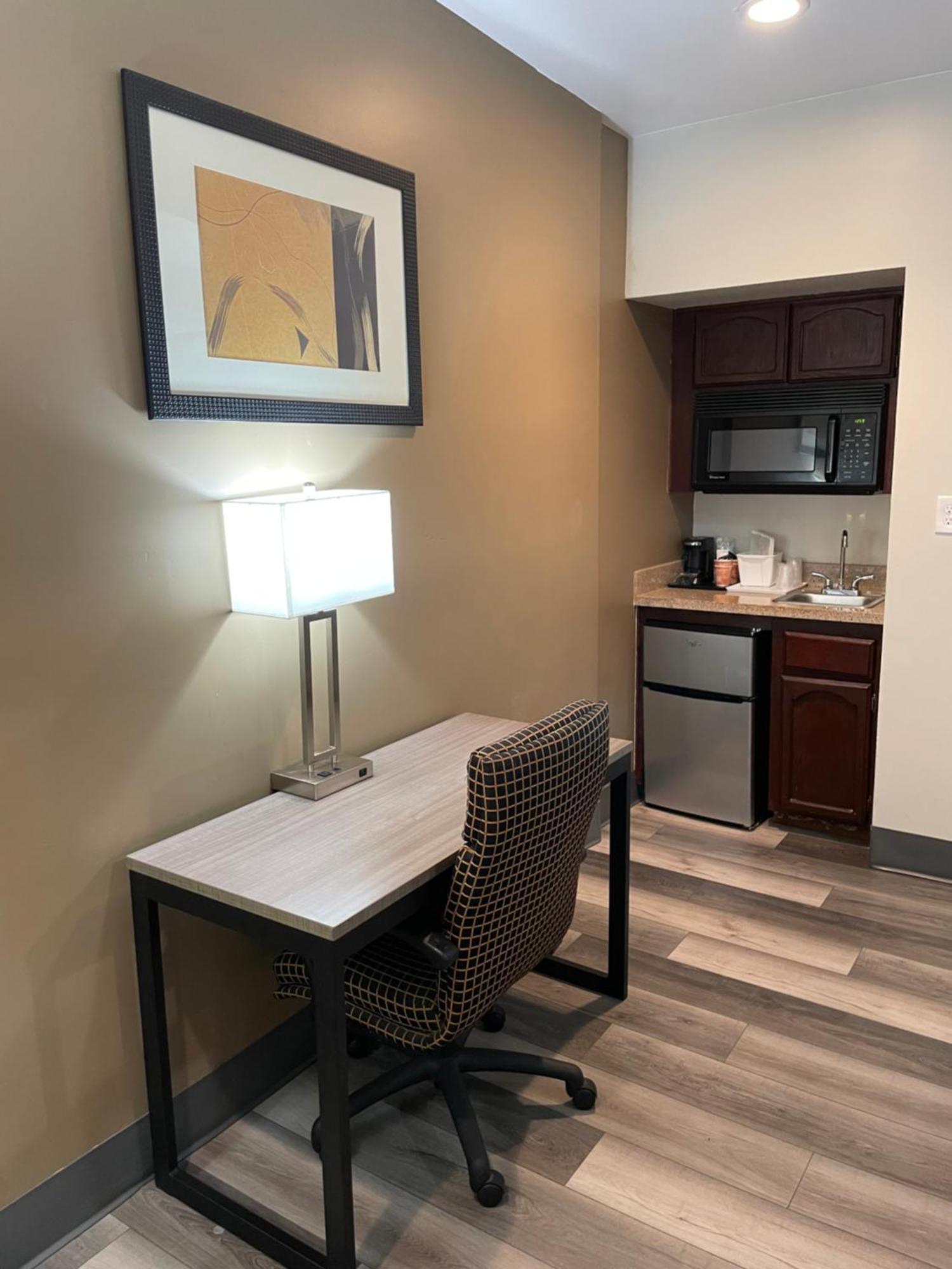 Quality Inn & Suites Goodyear - Phoenix West エクステリア 写真